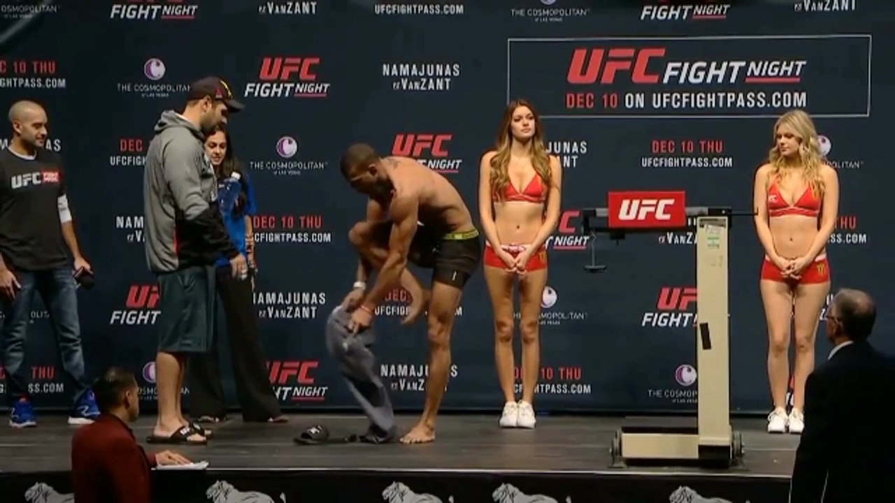 У девушки самая тяжелая работа на свете