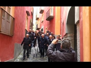 Pozzuoli (NA) - De Luca visita il cantiere del Rione Terra (09.01.16)