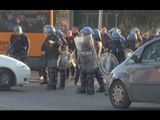 Napoli-Legia Varsavia, scontri tra ultras. Sequestrati fumogeni e coltelli (10.12.15)