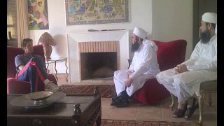 Dunya news-Maulana Tariq Jameel meets Imran Khan; also Invites for Iftar Dinner