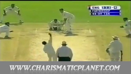 Graeme Hick Unable to Pick  Sharp off  Break of Saqlain Mushtaq