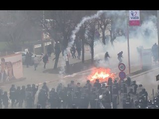 Molotovs & stones: Protesters set Kosovo govt HQ on fire over deal with Serbia
