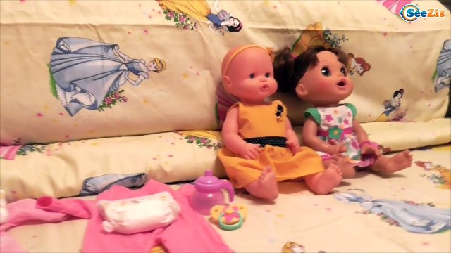 ✔ Nenuco and Alive. Ярослава укладывает своих кукол спать - Dolls are going to bed with Yaroslava ✔