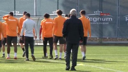Galatasaray, Antalya'daki Kamp Çalışmalarına Başladı