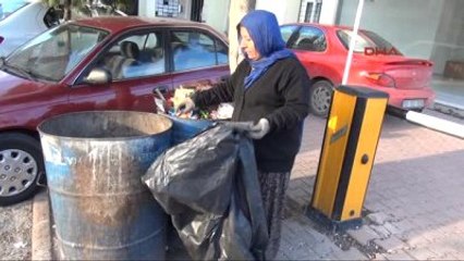 Adana - Engelli Kayınvalide ile Hamile Gelin Kağıt Toplayarak Karınlarını Doyurabiliyor