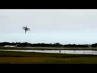 Amazing UFO video shot very close