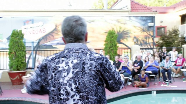 Colin Paul sings 'Elvis medley' Elvis Week 2014