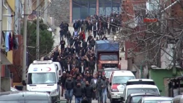 Kocaeli Dilovası Polis, Dilovası'nda Yürümek İsteyen Hdp'li Gruba İzin Vermedi 3 Gözaltı-2