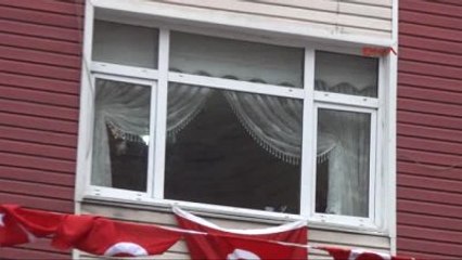 Şehit Ertaş'ın Esenler'deki Evi Türk Bayrakları ile Donatıldı
