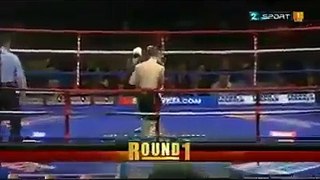 Amir Khan thrashes Israeli boxer - ARYSports.tv