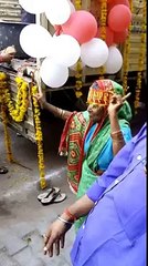 Funny Indian Grand Mother Dancing Like Anything - YouTube_2
