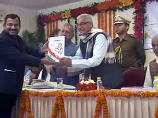 Gandhinagar Governor OP Kohli launch book at Rajbhavan