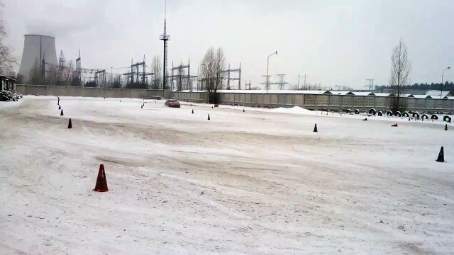 Занос автомобиля зимой от Центра водительского мастерства Carbon