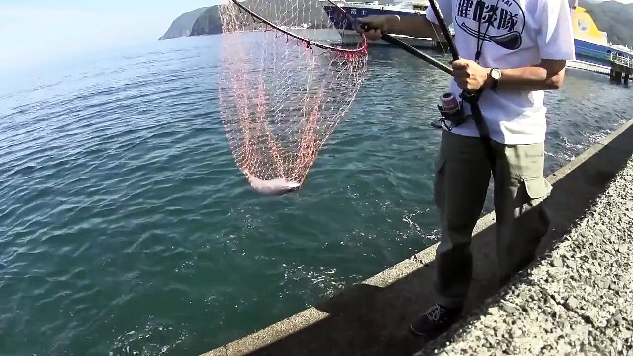 堤防で美味しい魚を釣ろう！釣り場で作る干物 Surf-fishing