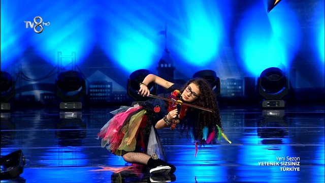 Sıla Çiftçi 'Sanatsal Beceri Performansı' - Yetenek Sizsiniz Türkiye 24 Ekim 2015