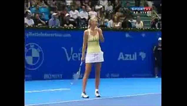 Wozniacki Imitates Serena Very Funny Tennis Moment