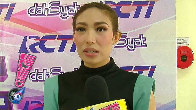 Ayu Dewi-Jessica Iskandar Baikan - Cumicam 01 November 2015