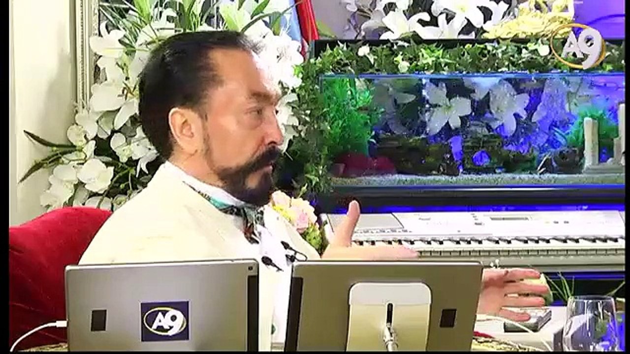 Allah Kendi dinine yardım edene, dünyada yardım eder.