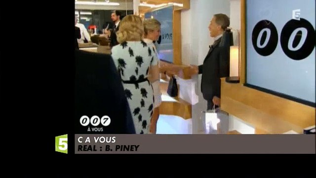 Le Zapping de Canal+ se moque d'Hanouna et du Grand Journal