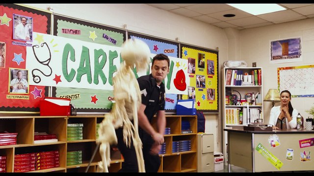 Let's Be Cops: Deleted Scenes