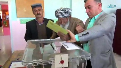 Türkiye’nin en yaşlı seçmeni sandığa gitti