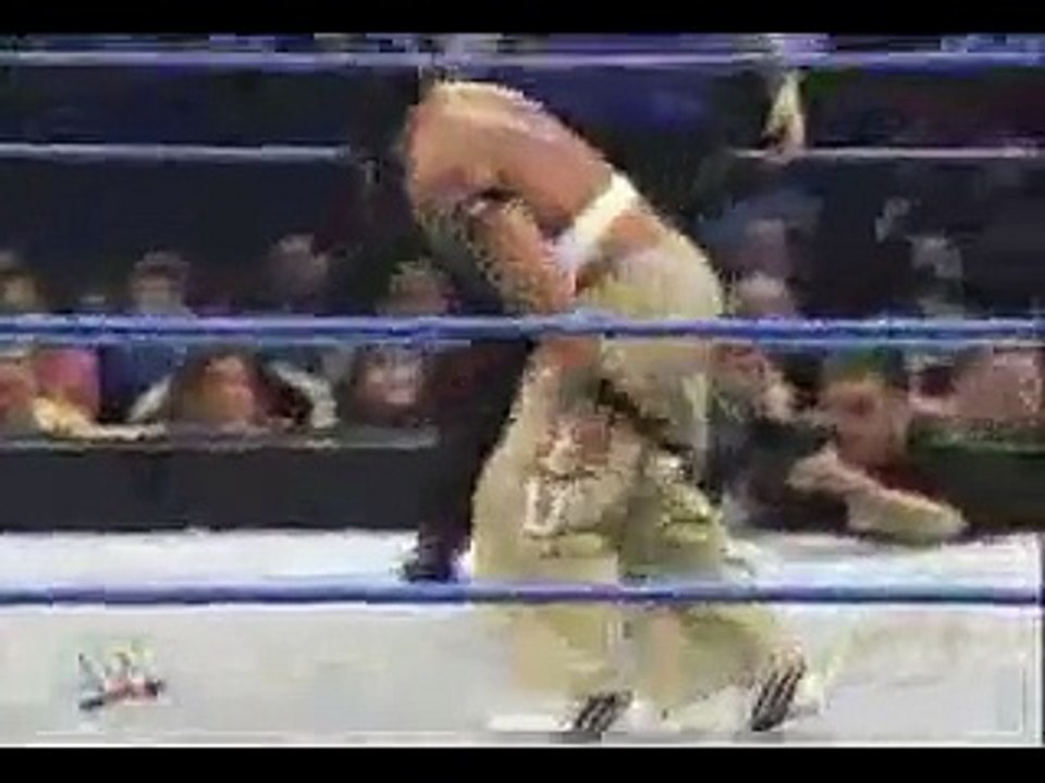 WWE - Batista Saves Rey Mysterio From Kane And Big Show!!!!