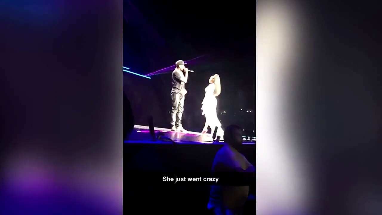 Nicki Minaj GROPES Meek Mill Live On Stage