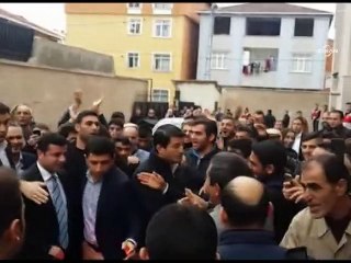 Les Turcs votent en nombre dans un pays inquiet et divisé