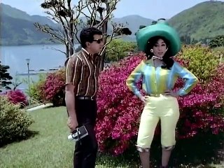 Milti hai zindgi mein mohabbat kabhi kabhi - ANKHEN (1968)