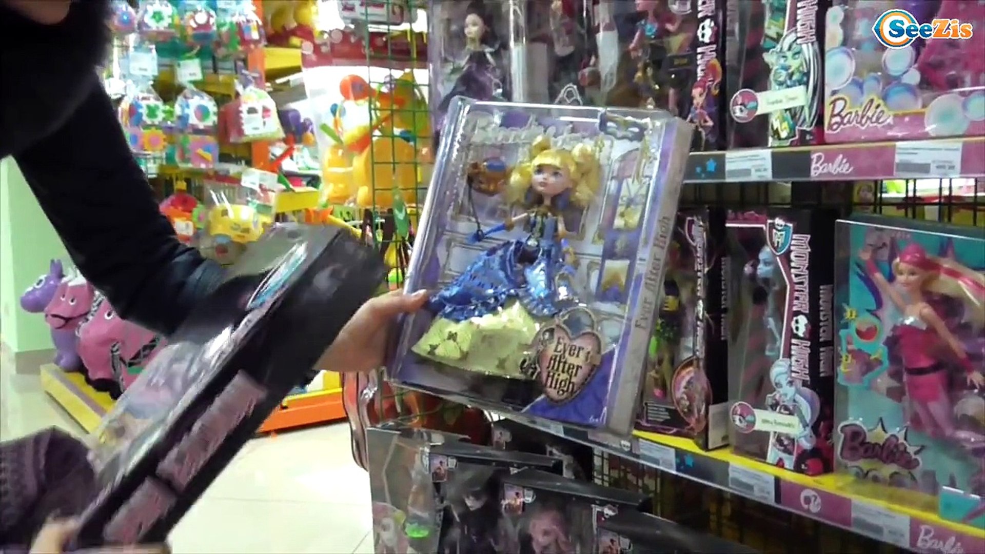 ⁣✔ Кукла Монстер Хай. Ярослава покупает в магазине новую Игрушку - Monster High Howleen Wolf Doll