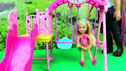 Frozen Anna & Kristoff Babysit Kid and Have Snow Ball Fight. With Barbie, Merida and Hans.