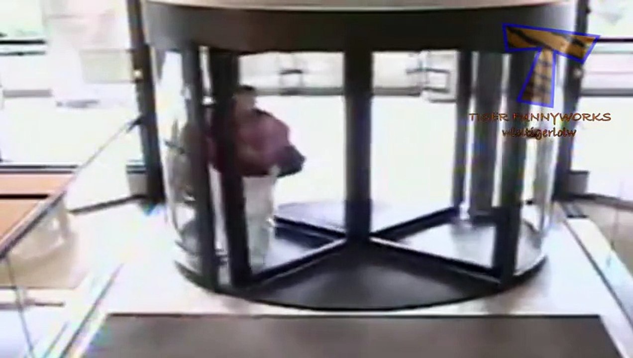 NUEVO! People hitting into walls and glass - Fail compilation zxvf