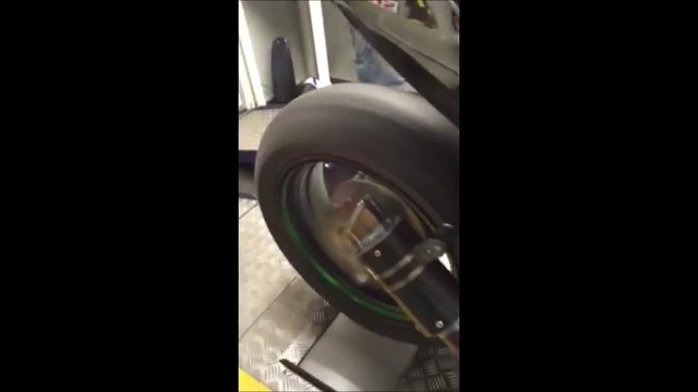 Kawasaki Ninja H2 Insane 320BHP Dyno Run [CRAZY FLAMES]