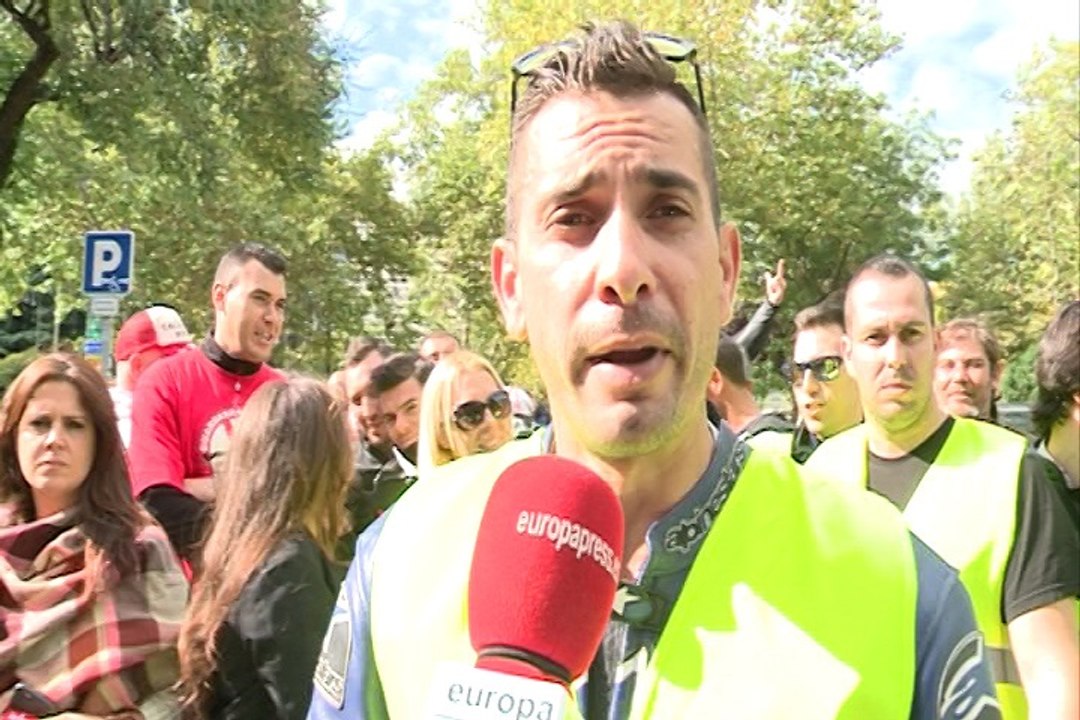 Concentración de motos en Madrid contra los guardarraíles
