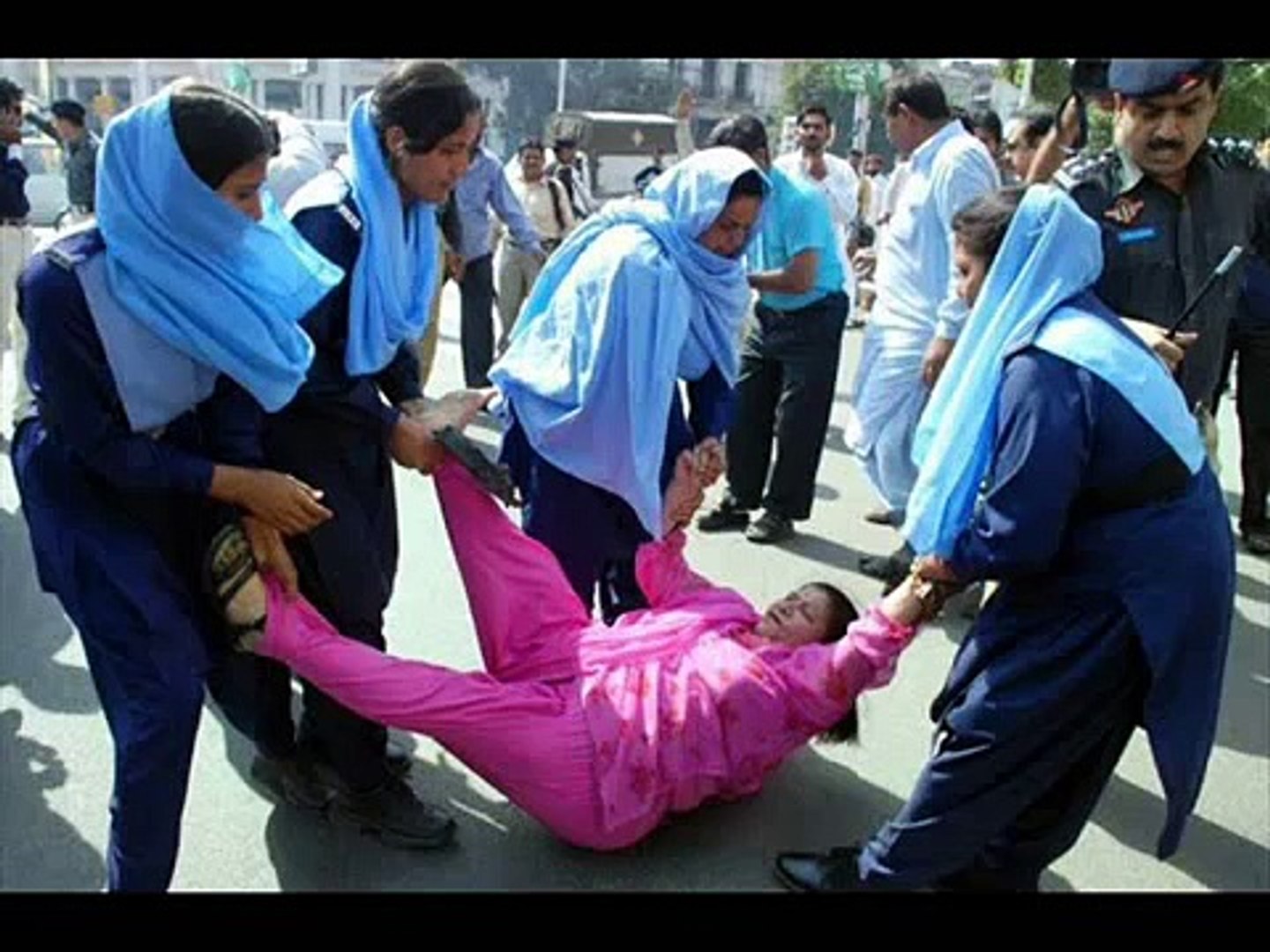 ⁣Pakistan police Funny Song - Pakistani Police comedy Song - Latest Funny clip