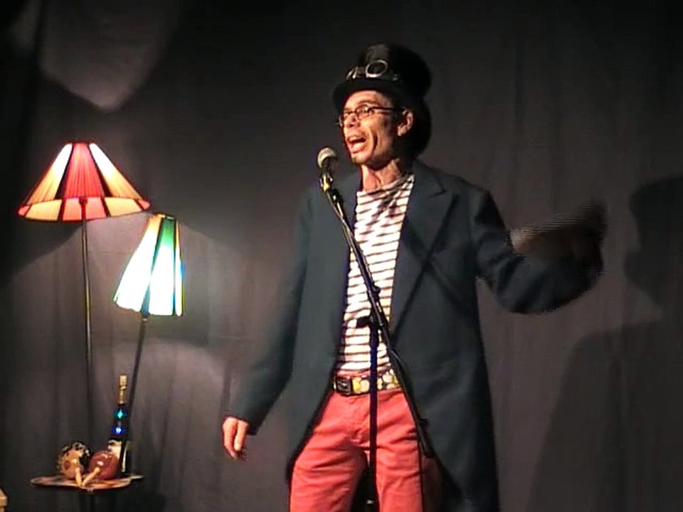 Le Présentateur