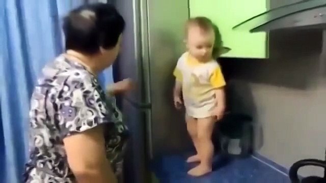 Внучка и бабушка) Это просто умора)