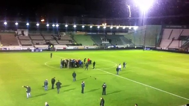 Η συνομιλία του Γιάννη Αλαφούζου με τους οπαδούς του Παναθηναϊκού και τα συνθήματα κατά του