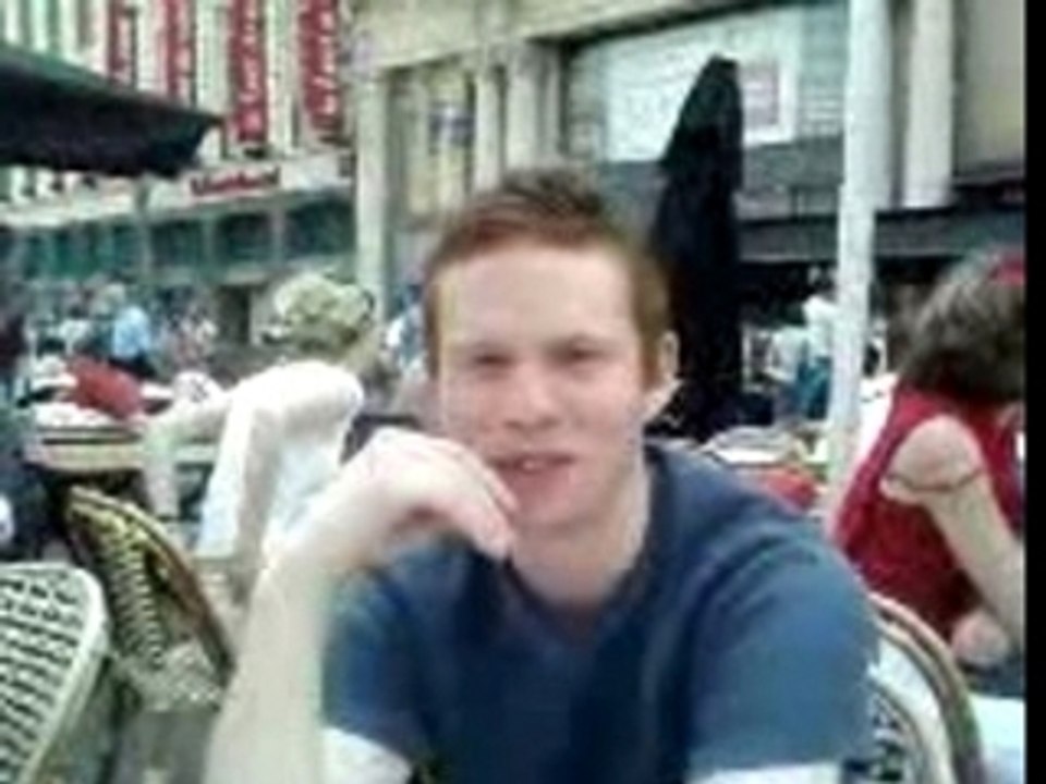 Charly "fait l'bébé"