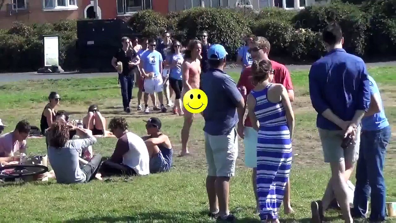 Naked Guy Picking Up Girls in USA (TEASER)