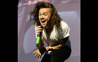 Harry Styles EPIC stage fall