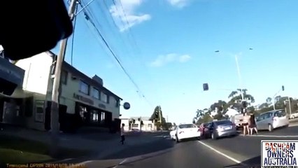 Deux femmes se tapent dessus pendant un road rage