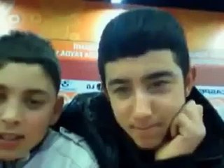 İlk kez meme gören genç ergen :D tam kopmalik :D