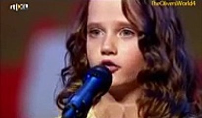 Девочка спела так, что зал аплодировал стоя, а жюри открыли рты.