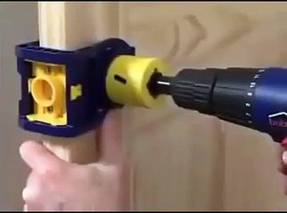 An easy way to lock the door