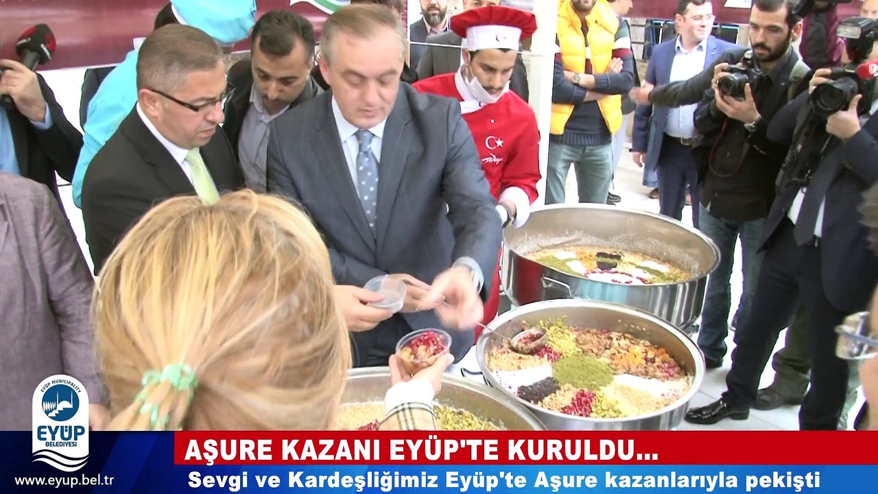 Aşure Kazanı Eyüp'te Kuruldu.