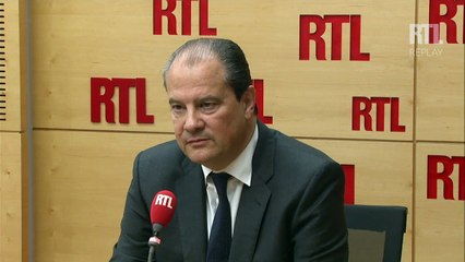 "Qui peut croire que Bachar al-Assad pourrait-être une solution en Syrie ? Personne", assure Jean-Christophe Cambadélis, premier secrétaire du Parti socialiste.