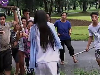 Kênh YouTV - Phim "Tình cô gái rắn" - Tập 39: Eliana bị dân làng vây đánh