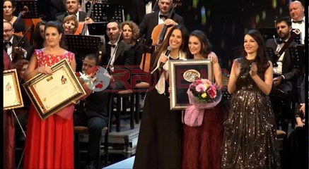 Enkeleda Kamani fiton festivalin “Marie Kraja” - Ora News- Lajmi i fundit-
