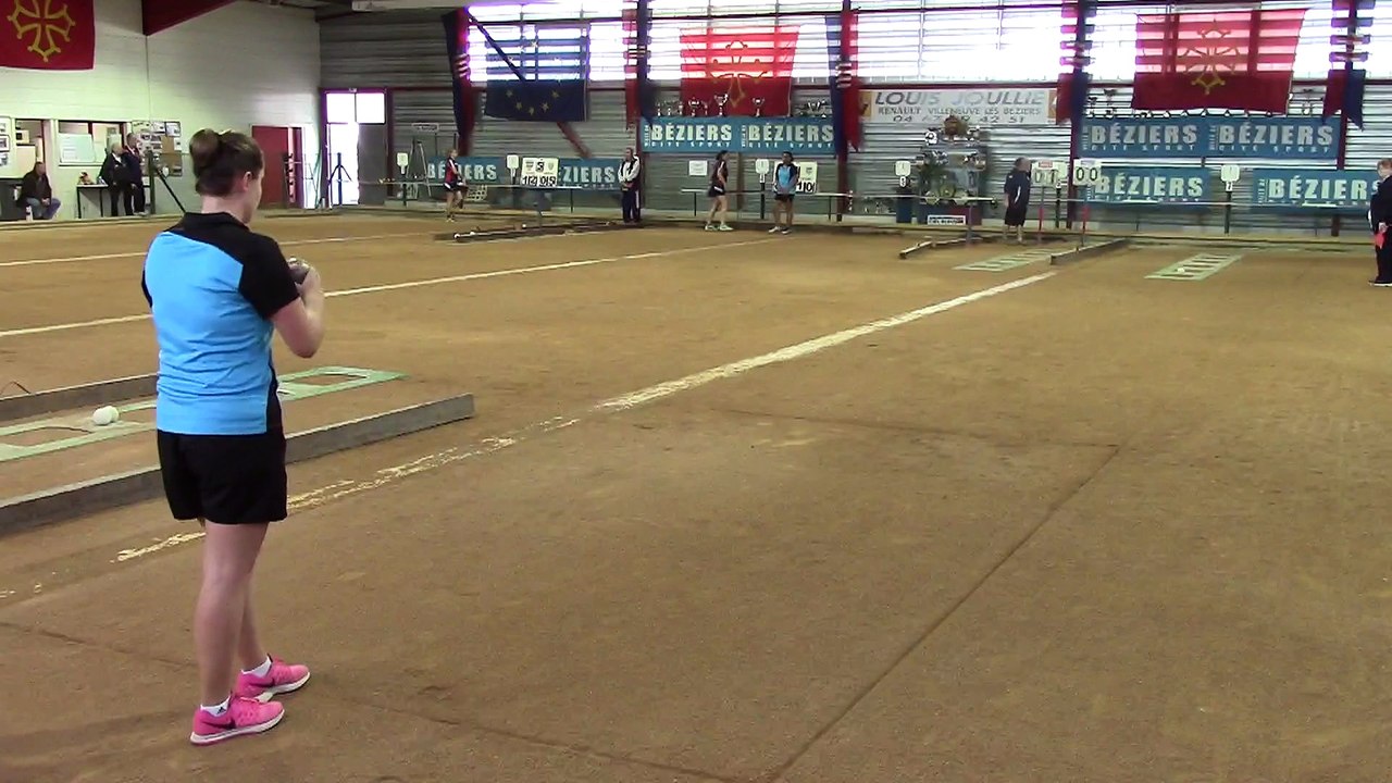 Second tour, premier tir de précision, Béziers contre Digoin, Club Elite Féminin J3, Sport Boules, Saison 2015-2016